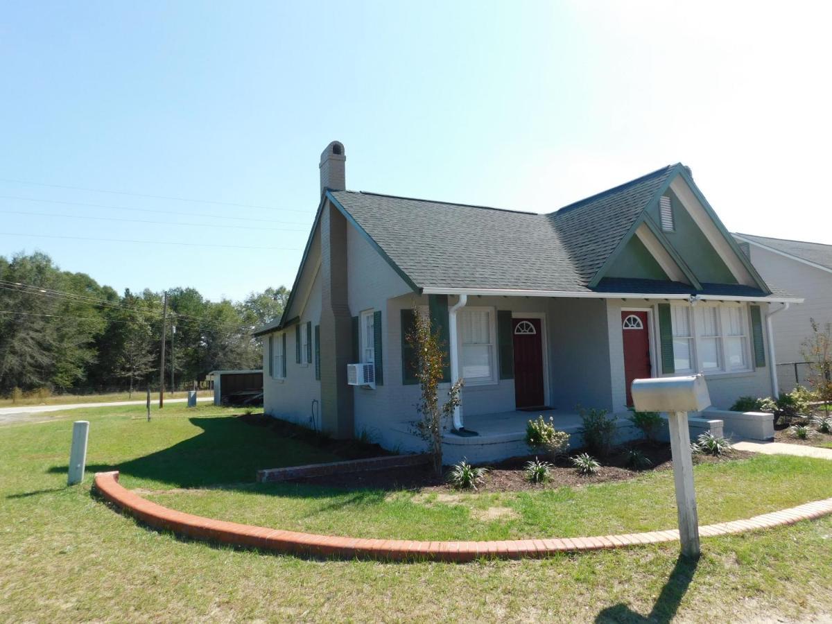 Lawrence Village Bed And Breakfast Swainsboro Bagian luar foto