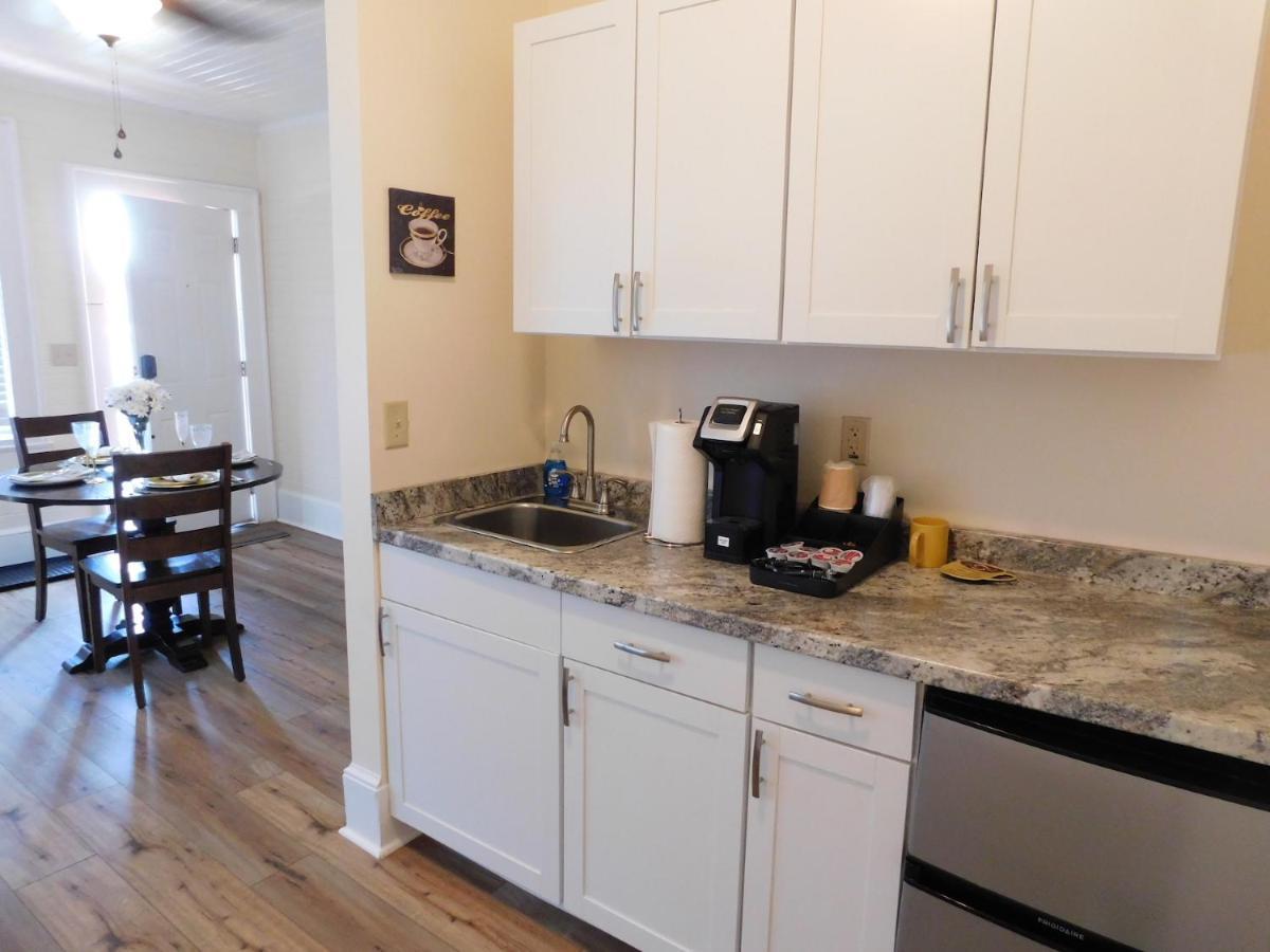 Lawrence Village Bed And Breakfast Swainsboro Bagian luar foto