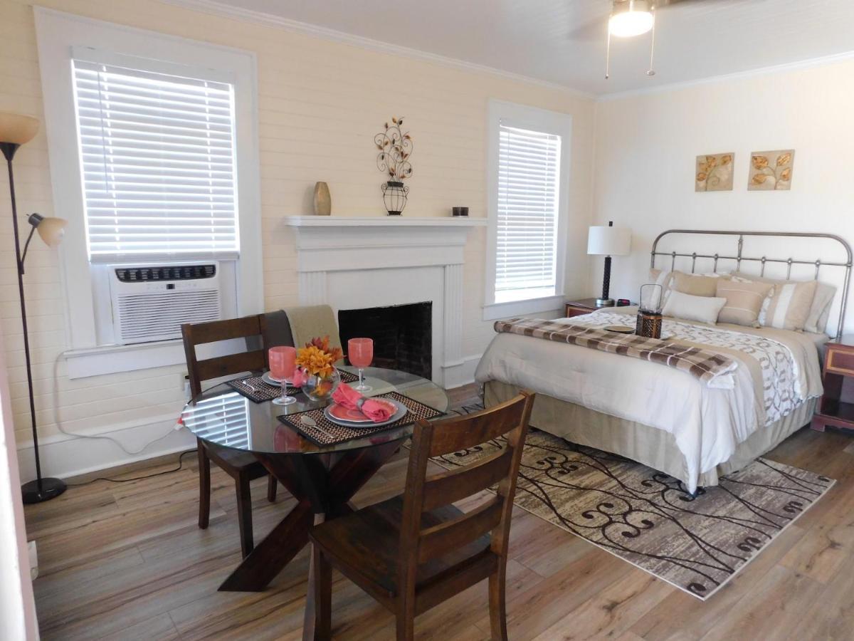 Lawrence Village Bed And Breakfast Swainsboro Bagian luar foto