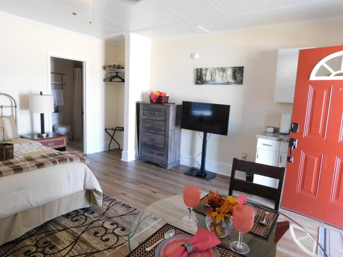 Lawrence Village Bed And Breakfast Swainsboro Bagian luar foto